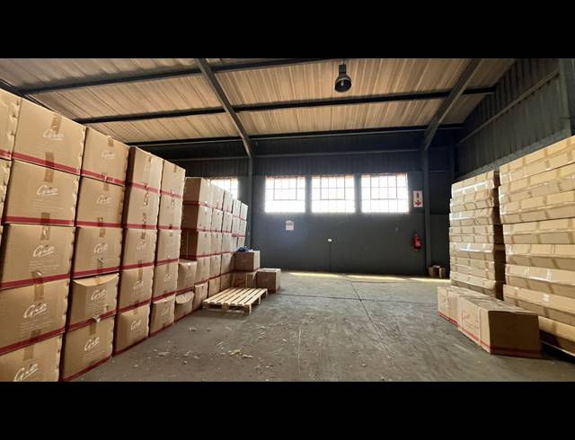 486M² WAREHOUSE TO LET IN SPARTAN